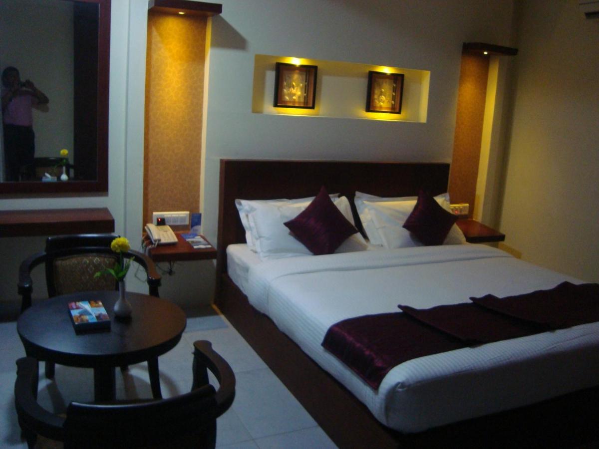 Rouba Residency Hotel Ponnani Ngoại thất bức ảnh