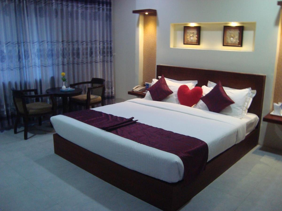 Rouba Residency Hotel Ponnani Ngoại thất bức ảnh
