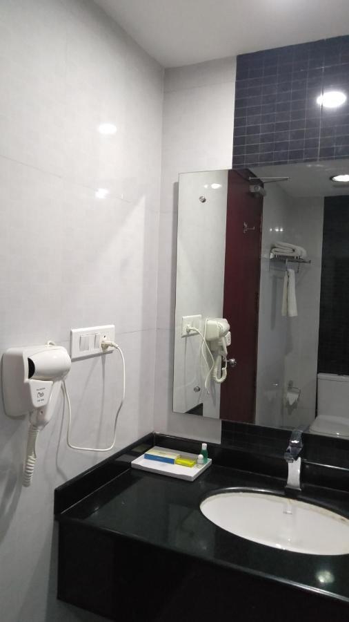 Rouba Residency Hotel Ponnani Ngoại thất bức ảnh