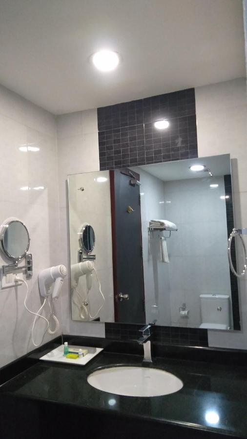 Rouba Residency Hotel Ponnani Ngoại thất bức ảnh